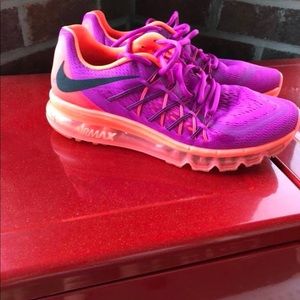 Women’s Nike Air Max Sneakera